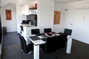 Aura On Flinders Serviced Apartments - Australian Destinations 6