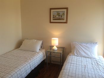 Australian Home Away @ Doncaster Andersons Creek 2 - Australian Destinations 5