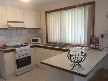 Australian Home Away @ Doncaster Andersons Creek 2 - Australian Destinations 7