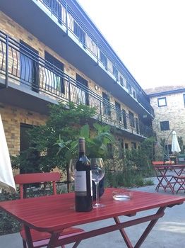 Aberlour Court - Australian Destinations 27