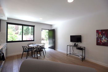 Aberlour Court - Australian Destinations 30