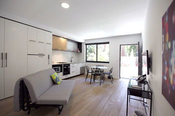Aberlour Court - Australian Destinations 31
