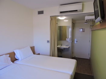 Ibis Budget Sydney Olympic Park - Australian Destinations 2