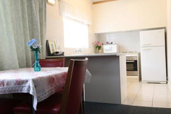 Carnegie Motor Inn - Australian Destinations 11