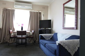 Carnegie Motor Inn - Australian Destinations 13