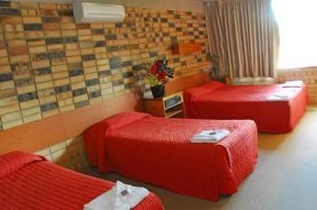Palms Hotel Motel Chullora - Australian Destinations 0