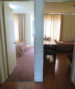 Amg Motel & Serviced Apartments - Australian Destinations 5
