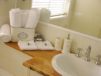 Apple Tree Cottage & Studio - Australian Destinations 3