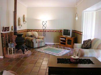 Apple Tree Cottage & Studio - Australian Destinations 11