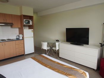 Atelier Serviced Apartments - Australian Destinations 6