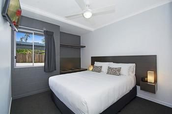 Cooroy Luxury Motel Apartments Noosa - Australian Destinations 5