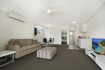 Cooroy Luxury Motel Apartments Noosa - Australian Destinations 6
