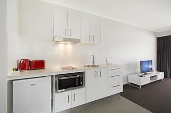 Cooroy Luxury Motel Apartments Noosa - Australian Destinations 15