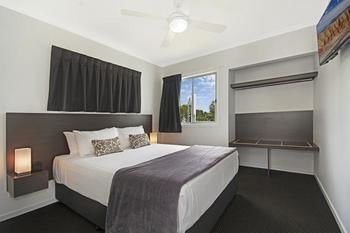 Cooroy Luxury Motel Apartments Noosa - Australian Destinations 17