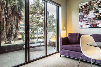 Comfy Kew Apartments - Australian Destinations 6