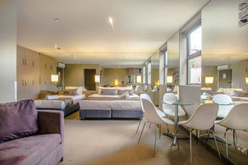 Comfy Kew Apartments - Australian Destinations 8