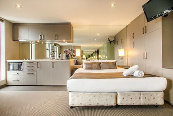 Comfy Kew Apartments - Australian Destinations 11