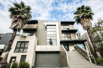 Comfy Kew Apartments - Australian Destinations 17