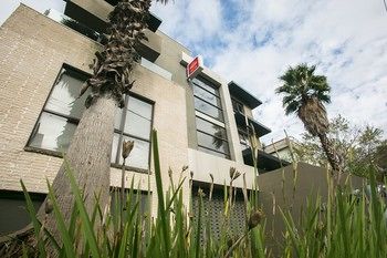Comfy Kew Apartments - Australian Destinations 21