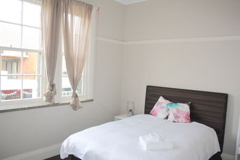 Annandale Hotel - Australian Destinations 3