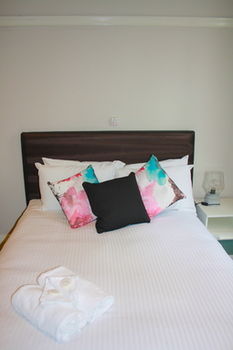 Annandale Hotel - Australian Destinations 5