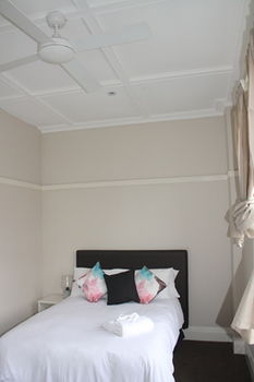 Annandale Hotel - Australian Destinations 11