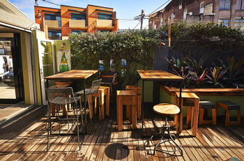 Annandale Hotel - Australian Destinations 17