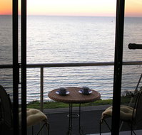 Clifftop Accommodation Portland Victoria - Australian Destinations