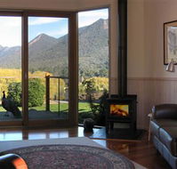 Cathedral Valley Farm - Australian Destinations
