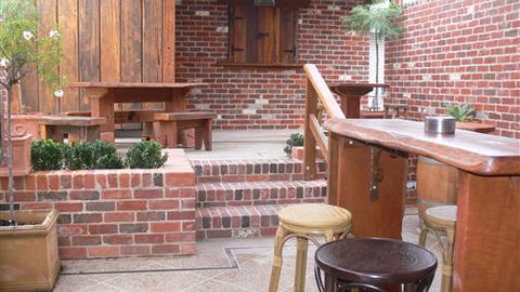 The Yarrawonga Hotel - Australian Destinations 7