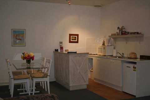 Amy's House - Australian Destinations 3