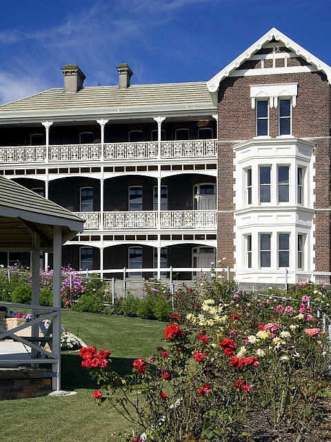 Auldington Hotel - Australian Destinations 1