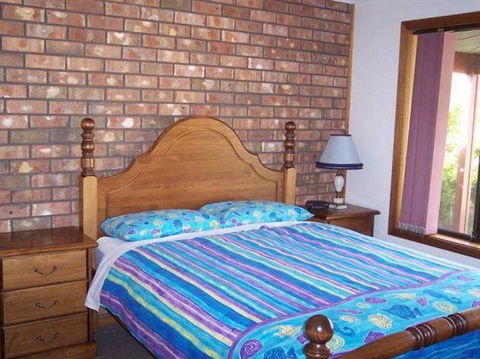 Bott's Beach Retreat - Australian Destinations 1