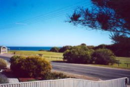 Bott's Beach Retreat - Australian Destinations 4
