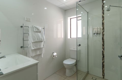 Comfort Inn & Suites Robertson Gardens - Australian Destinations 1