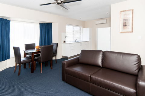 Comfort Inn & Suites Robertson Gardens - Australian Destinations 2