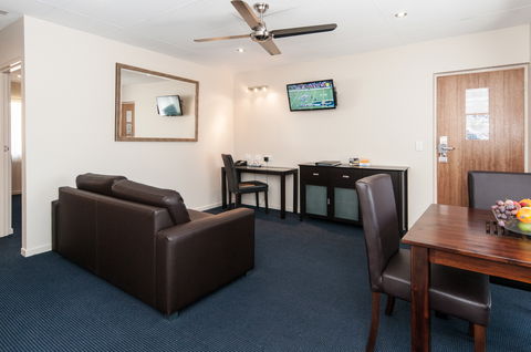 Comfort Inn & Suites Robertson Gardens - Australian Destinations 4