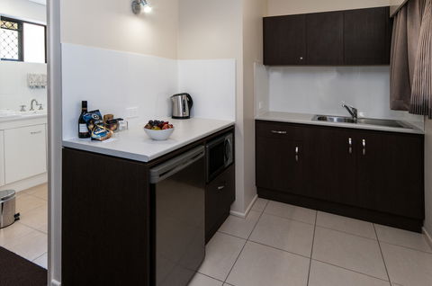 Comfort Inn & Suites Robertson Gardens - Australian Destinations 7