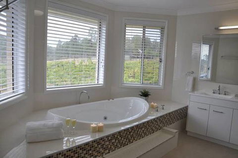 Ghost Riders Vineyard Lodge - Australian Destinations 0