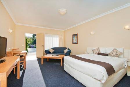 Nagambie Waterfront Motel - Australian Destinations 0