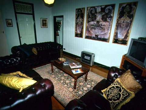 Pitstop Lodge Guesthouse And B&B - Australian Destinations 3