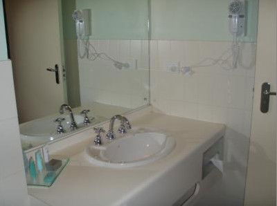 Alpine Gables Motel - Australian Destinations 4