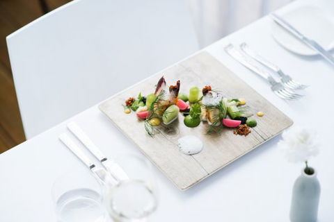 Flinders Hotel - Australian Destinations 5