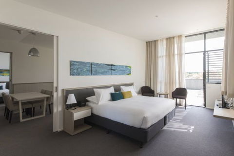 Flinders Hotel - Australian Destinations 6