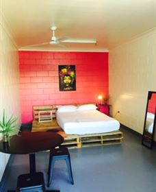 Adventurers Backpackers Resort - Australian Destinations 1