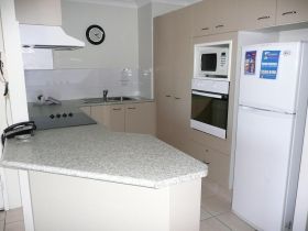 Pelican Cove Apartments - Australian Destinations 3