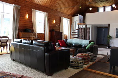 Chapel Lane Hall - Australian Destinations 3