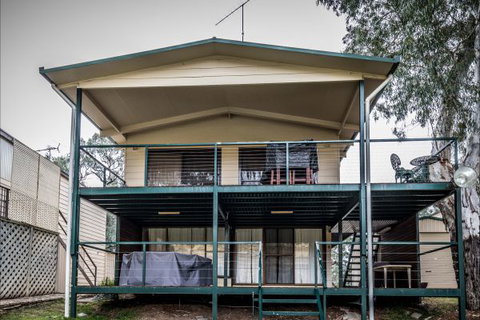 River Shack Rentals - Living The Dream - Australian Destinations 2
