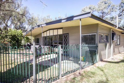River Shack Rentals - Living The Dream - Australian Destinations 106
