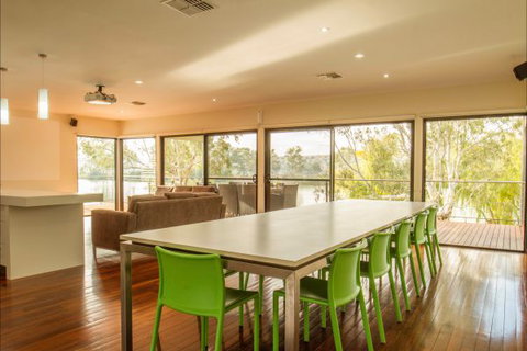 River Shack Rentals - Living The Dream - Australian Destinations 128